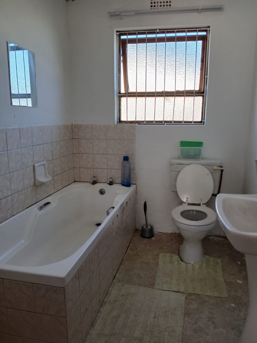 5 Bedroom Property for Sale in Club View Eastern Cape